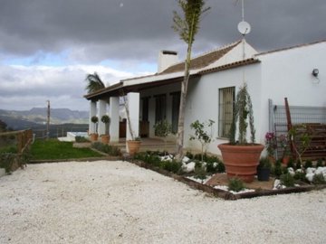 97-villa-for-sale-in-alora-1-large