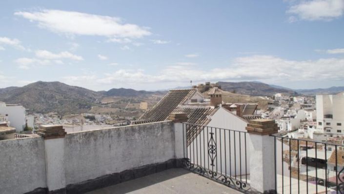 Image No.8-9 Bed Townhouse for sale