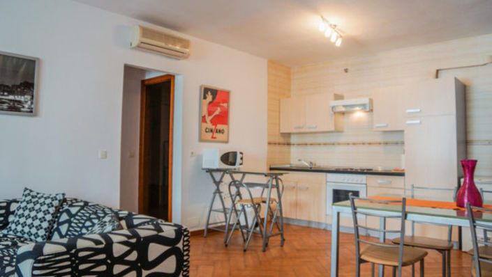 Image No.3-8 Bed Commercial for sale
