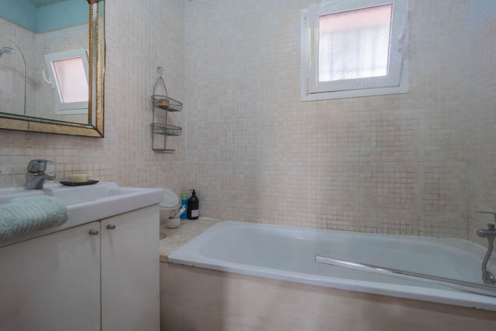 Image No.24-4 Bed Property for sale