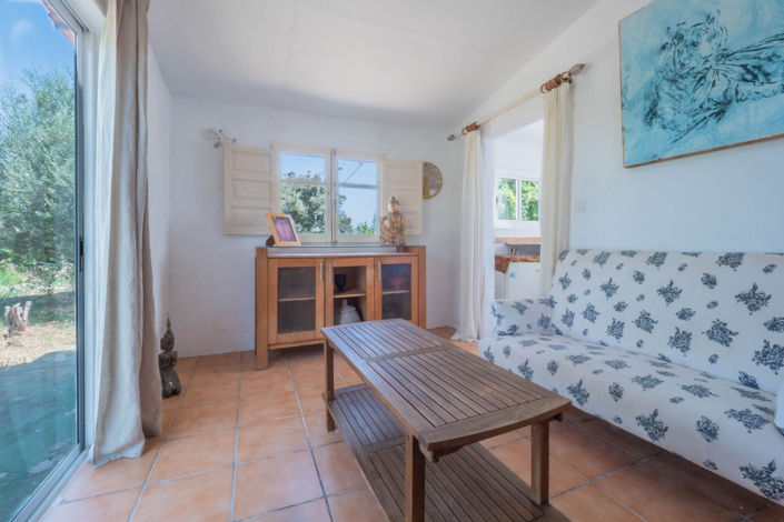 Image No.6-4 Bed Property for sale