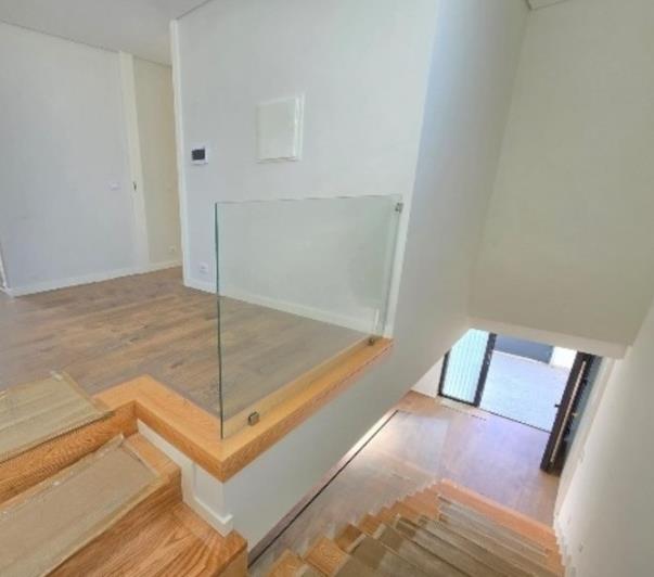 Image No.6-3 Bed House for sale