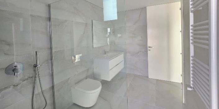 Image No.14-3 Bed House for sale