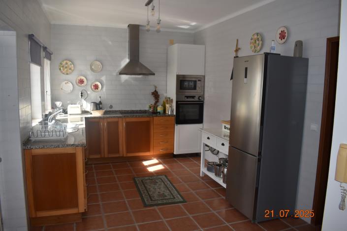 Image No.2-4 Bed House for sale