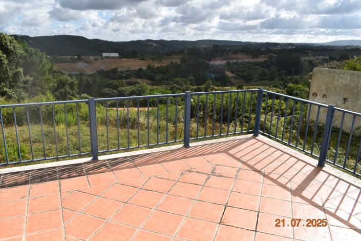 Image No.1-4 Bed House for sale