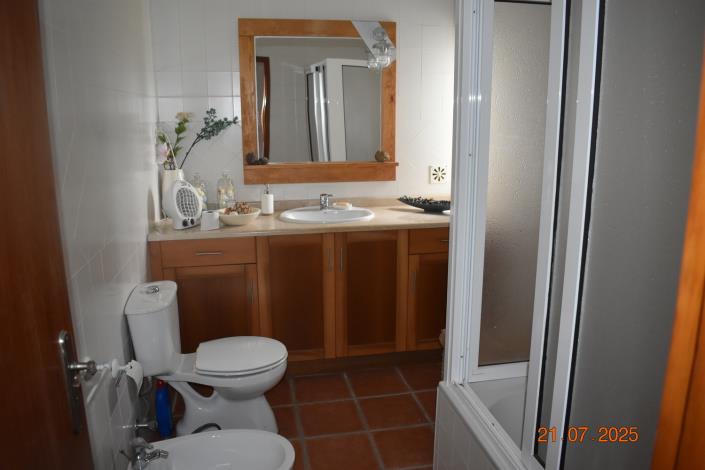 Image No.12-4 Bed House for sale