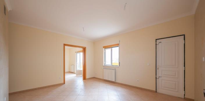 Image No.12-4 Bed House for sale