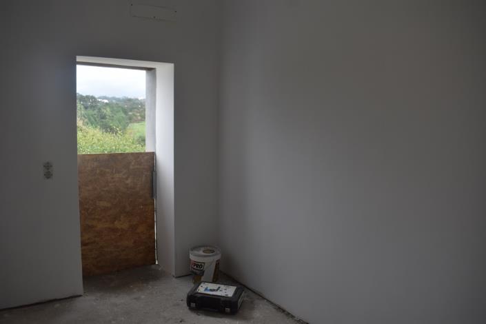 Image No.8-2 Bed House for sale