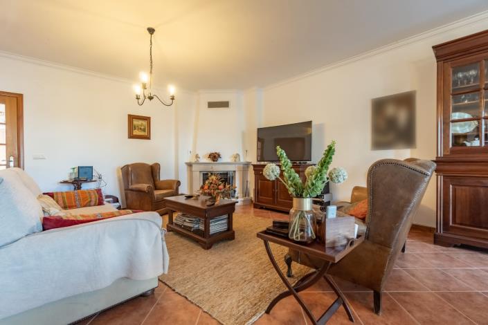 Image No.7-4 Bed House for sale