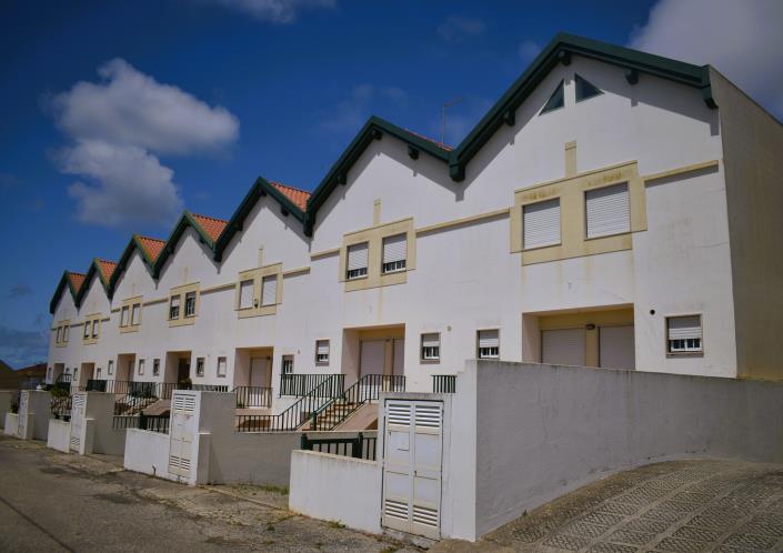 Image No.2-4 Bed House for sale