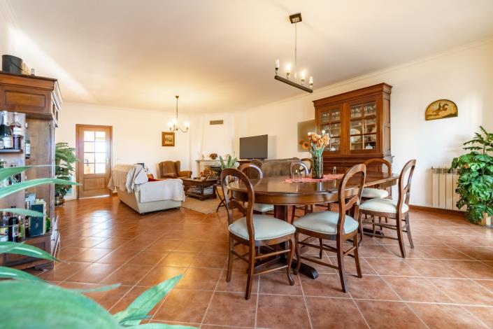 Image No.6-4 Bed House for sale