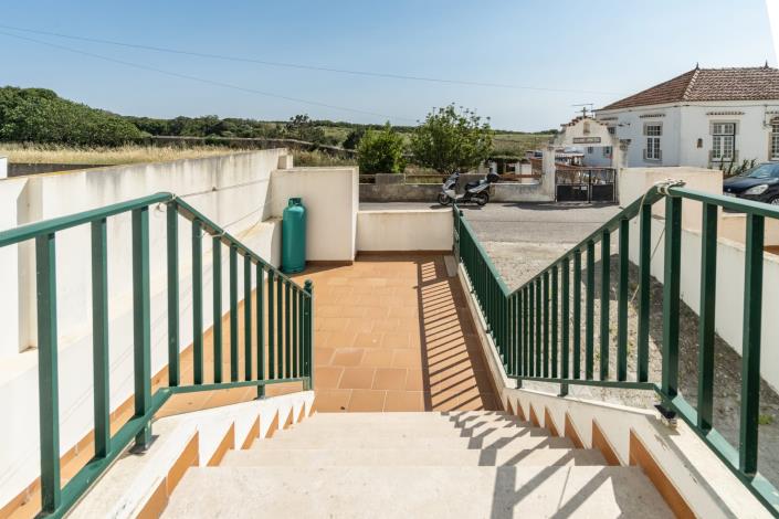 Image No.20-4 Bed House for sale