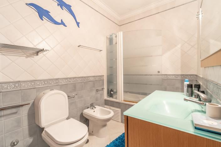 Image No.17-4 Bed House for sale