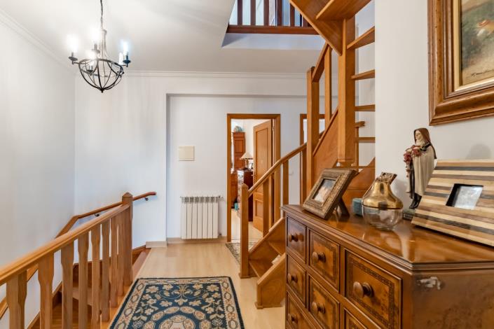 Image No.15-4 Bed House for sale