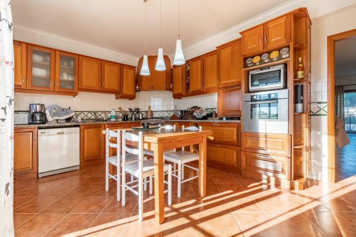 Image No.4-4 Bed House for sale