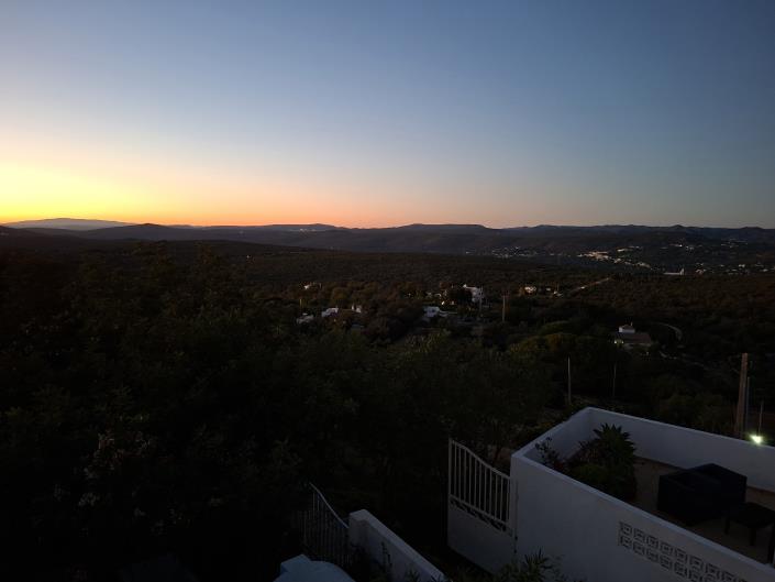 Image No.2-Commercial de 6 chambres à vendre à Loule