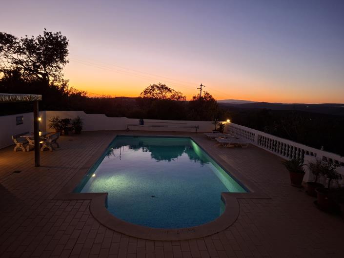 Image No.1-Commercial de 6 chambres à vendre à Loule