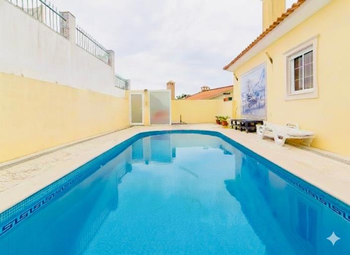 Image No.2-Maison de 5 chambres à vendre à Nazaré