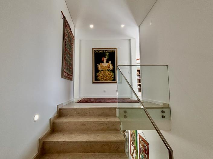 Image No.2-4 Bed Villa for sale