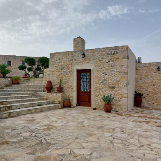Image No.1-2 Bed House for sale