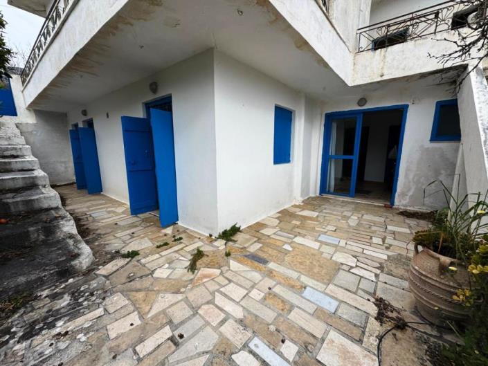 Image No.1-2 Bed House for sale