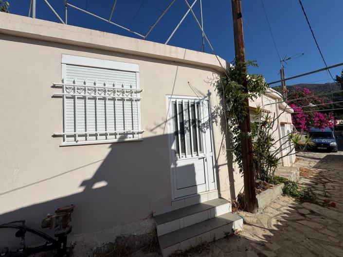 Image No.1-3 Bed House for sale