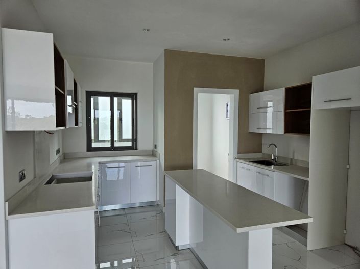 Image No.5-3 Bed Property for sale