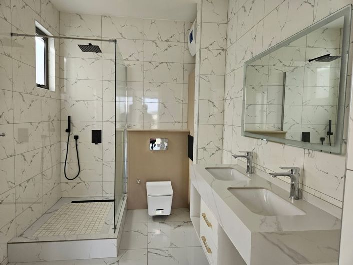 Image No.6-3 Bed Property for sale