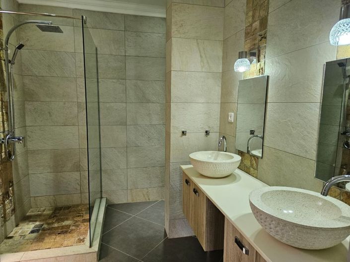 Image No.9-3 Bed Villa for sale