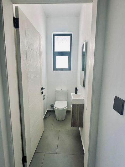 Image No.27-3 Bed Property for sale