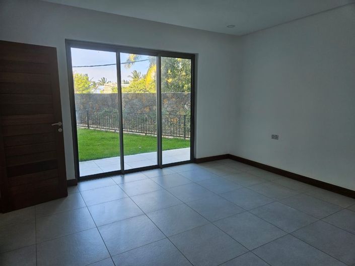 Image No.5-3 Bed Property for sale