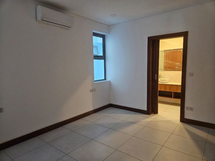 Image No.8-3 Bed Property for sale