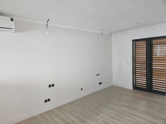 Image No.5-2 Bed Villa for sale
