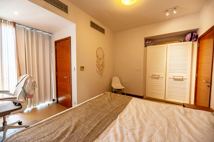 Image No.19-3 Bed Property for sale