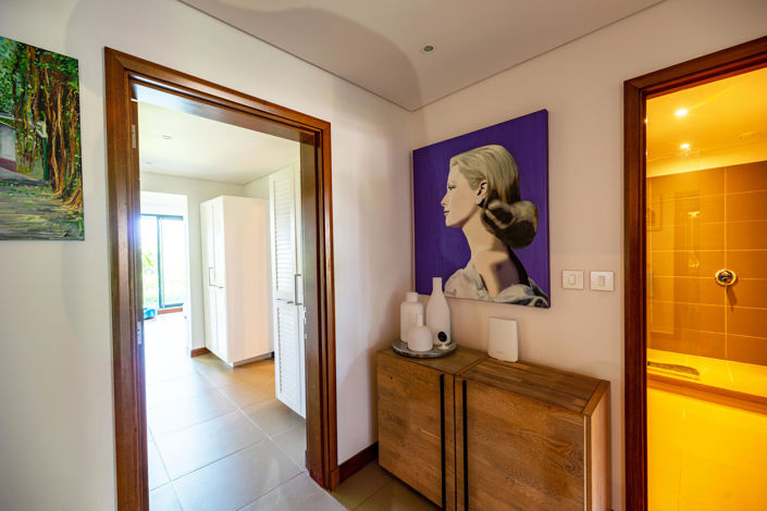 Image No.10-3 Bed Property for sale