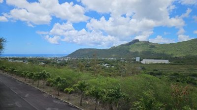 1 - Pailles, Property