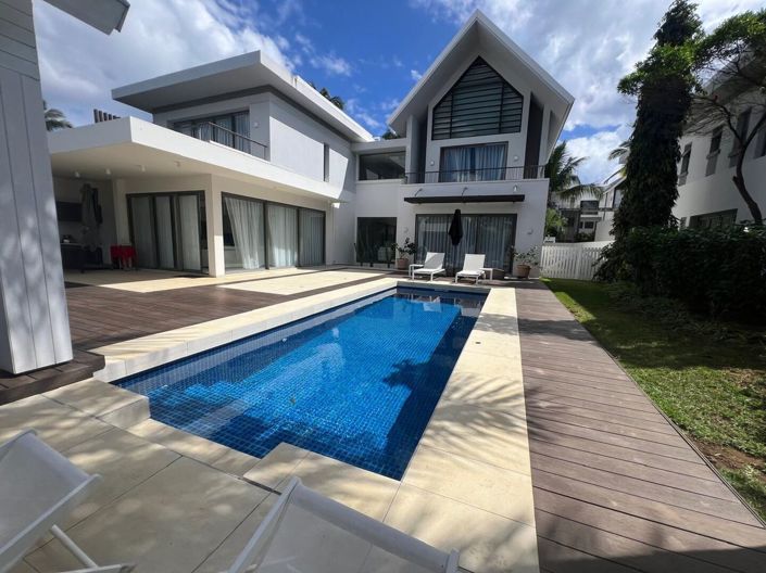 Image No.2-4 Bed Villa for sale