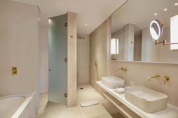 Image No.10-2 Bed Property for sale
