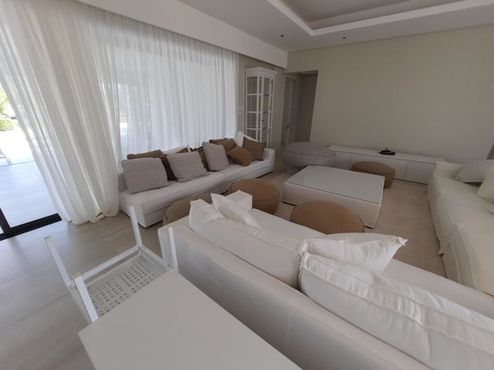 Image No.9-4 Bed Villa for sale