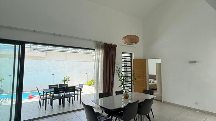 Image No.5-3 Bed Villa for sale