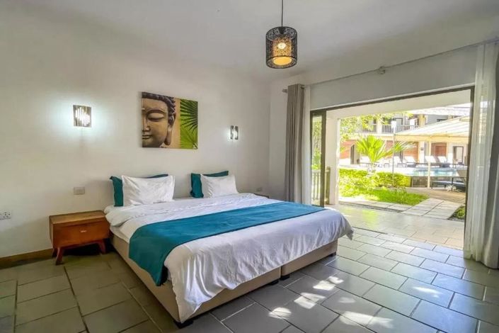 Image No.8-20 Bed Property for sale