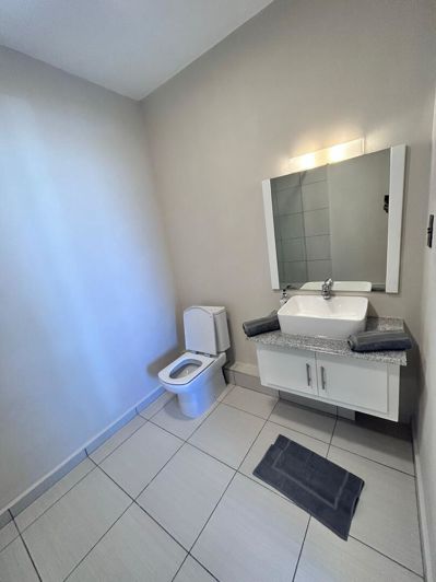 Image No.11-3 Bed Property for sale