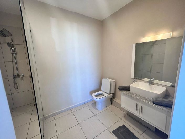 Image No.14-3 Bed Property for sale