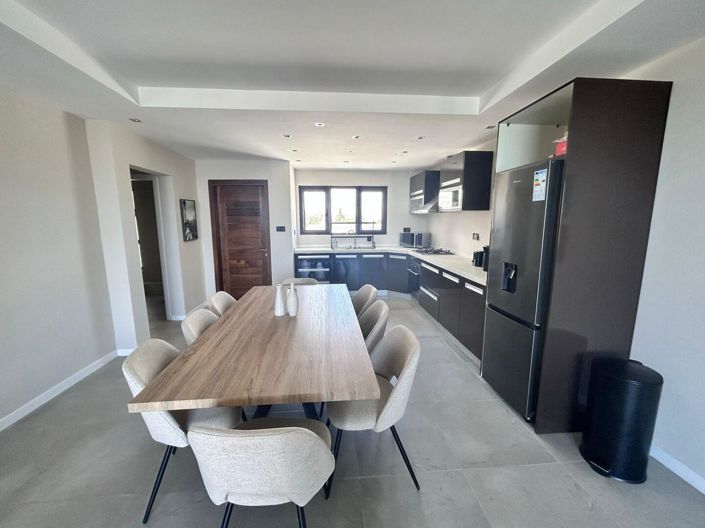 Image No.23-3 Bed Property for sale