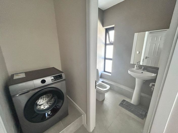Image No.27-3 Bed Property for sale
