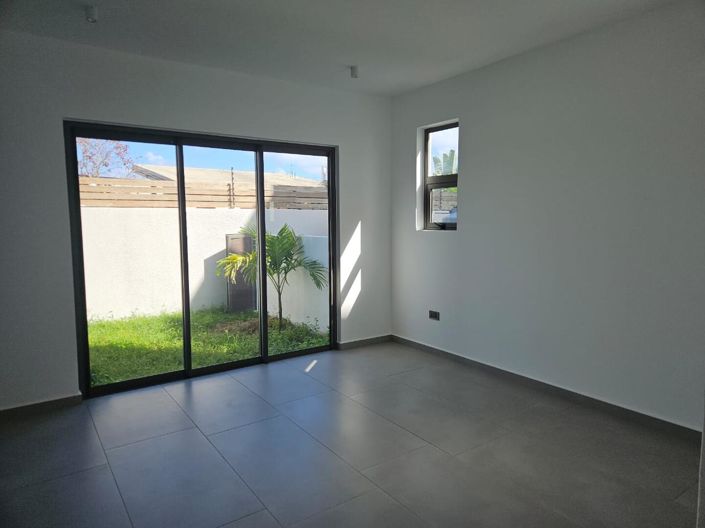 Image No.3-3 Bed Property for sale