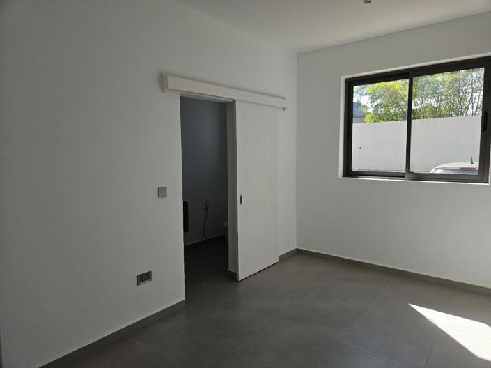 Image No.5-3 Bed Property for sale