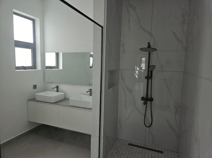 Image No.7-3 Bed Property for sale