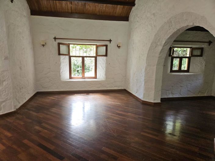 Image No.12-5 Bed Villa for sale