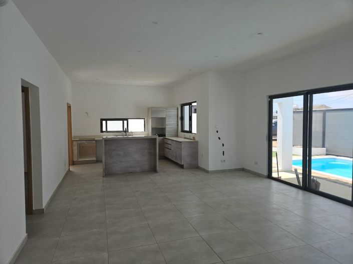 Image No.3-5 Bed Villa for sale
